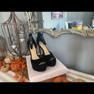 Jessica Simpson Black Lux Suede size 7.5